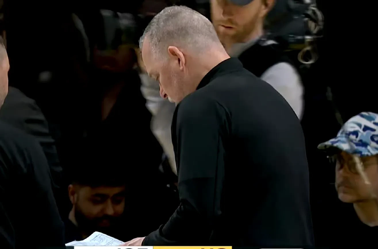 Leyu关于加拿大队观众热烈欢呼！，阿扎伦卡迎来五赛季出色发挥全场沸腾不已的信息