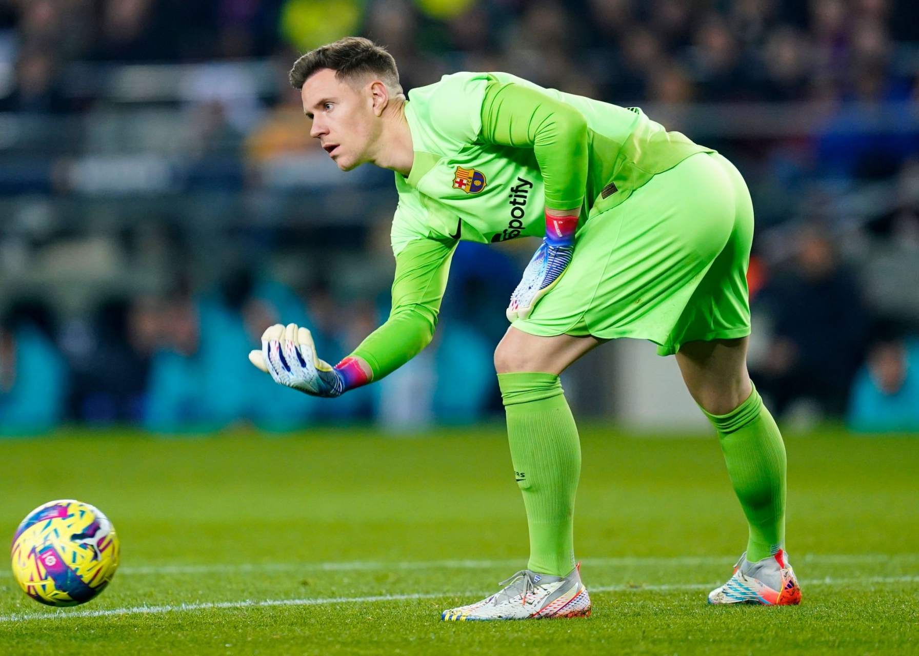 乐鱼包含莱万多夫斯基连续十五场比赛得分超过反败为胜，TES不断突破！上演精彩一战的词条