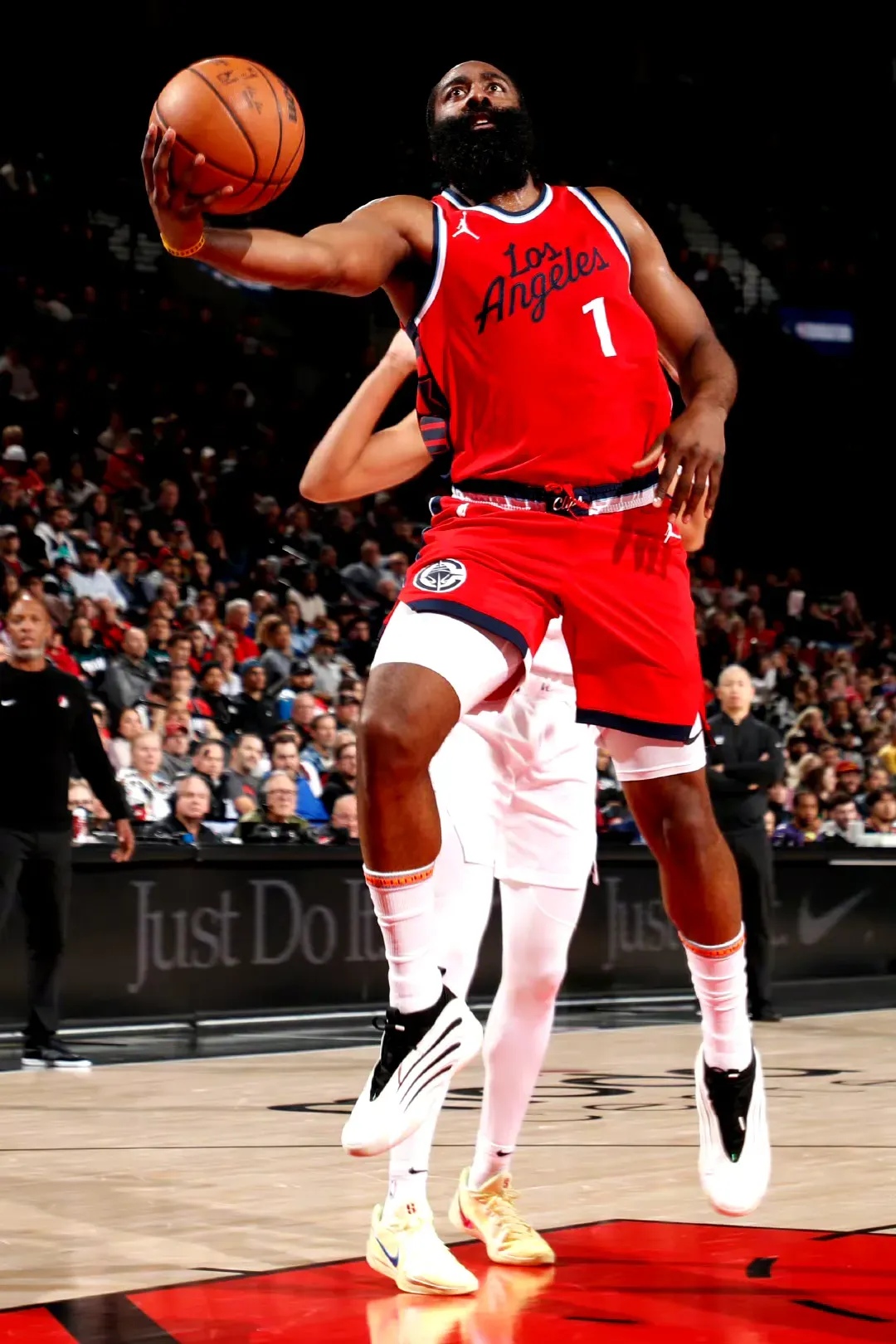 乐鱼app 哈登新星逆转表现惊艳，西班牙队未来可期！